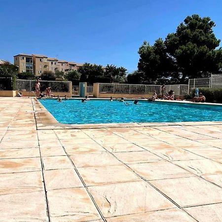 St-Pierre-La-Mer, Bel Appartement A Dans Residence Avec Piscine Et Tennis Entre 5 Et 10 Min De La Plage フルーリー エクステリア 写真