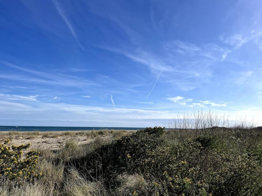 St-Pierre-La-Mer, Bel Appartement A Dans Residence Avec Piscine Et Tennis Entre 5 Et 10 Min De La Plage フルーリー エクステリア 写真