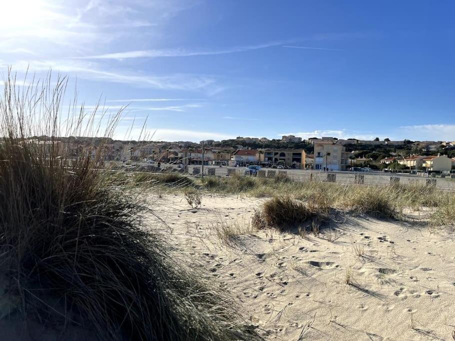 St-Pierre-La-Mer, Bel Appartement A Dans Residence Avec Piscine Et Tennis Entre 5 Et 10 Min De La Plage フルーリー エクステリア 写真